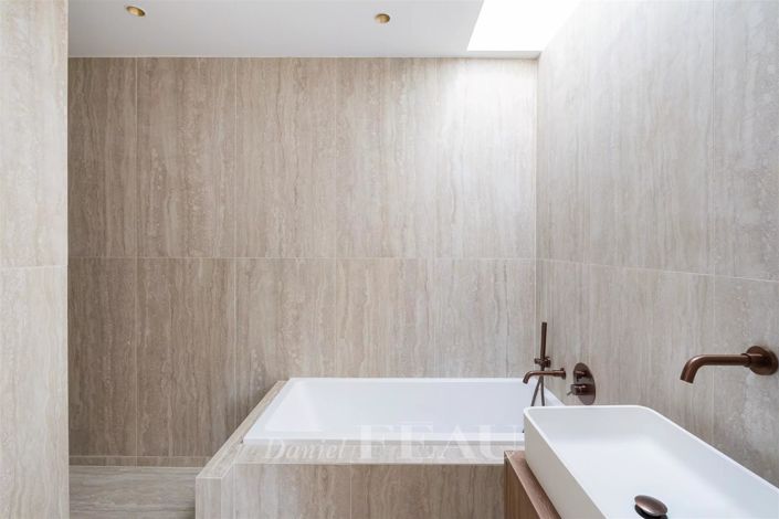 Image No.20-3 Bed Apartment for sale