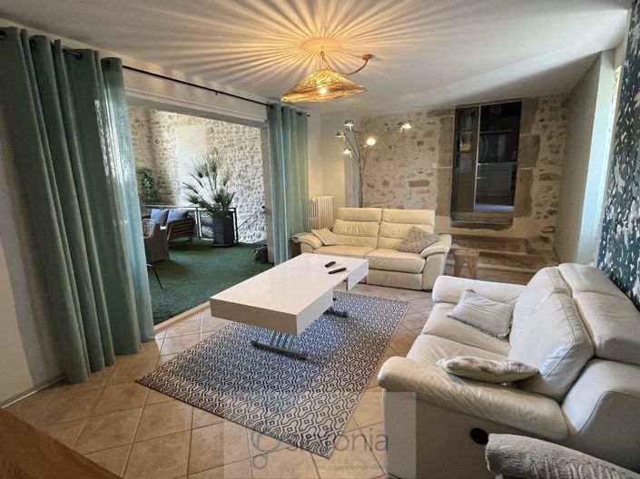 Image No.1-3 Bed House for sale