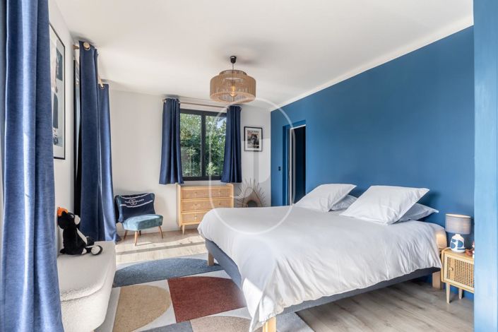 Image No.10-3 Bed House for sale