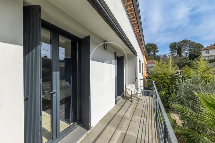 Image No.15-3 Bed House for sale