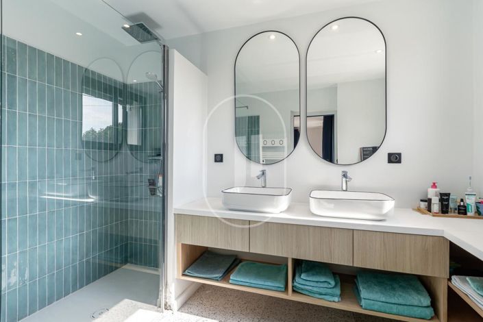 Image No.9-3 Bed House for sale