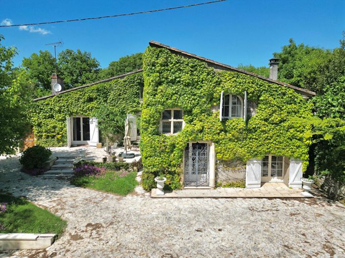 Image No.1-4 Bed House for sale
