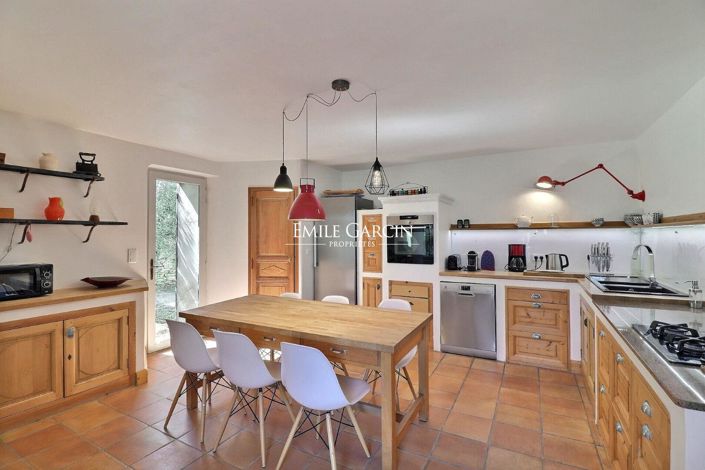 Image No.6-4 Bed House for sale