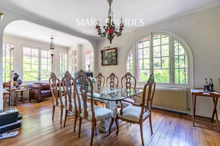 Image No.9-6 Bed House for sale