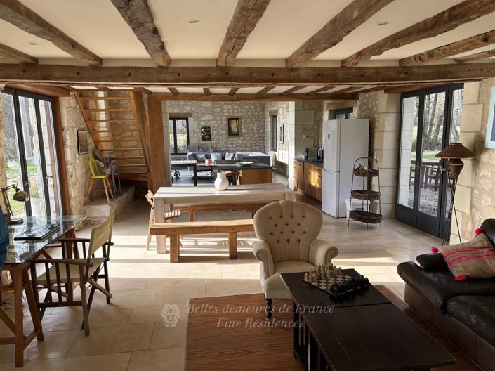 Image No.1-8 Bed House for sale