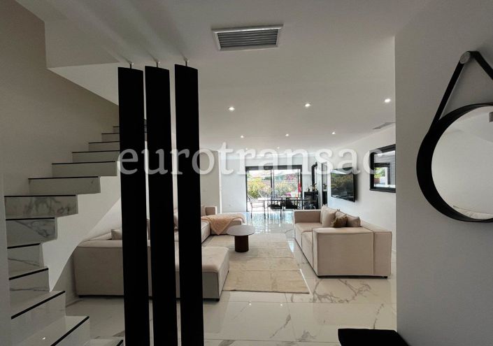 Image No.1-3 Bed House for sale