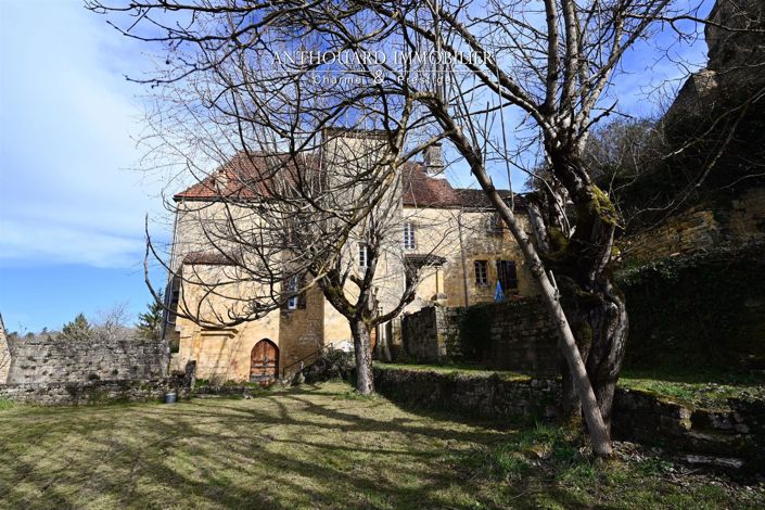 Image No.1-4 Bed Property for sale
