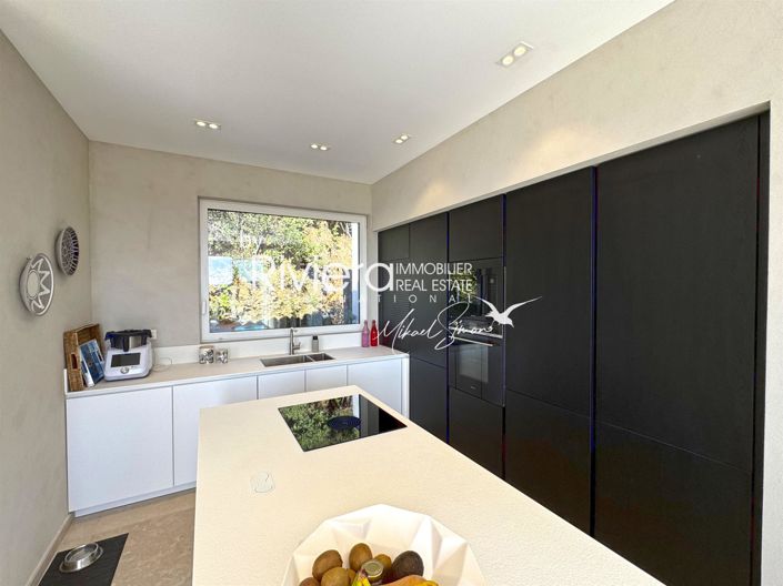 Image No.13-4 Bed House for sale