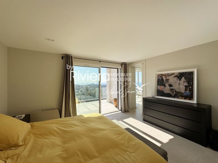 Image No.18-4 Bed House for sale