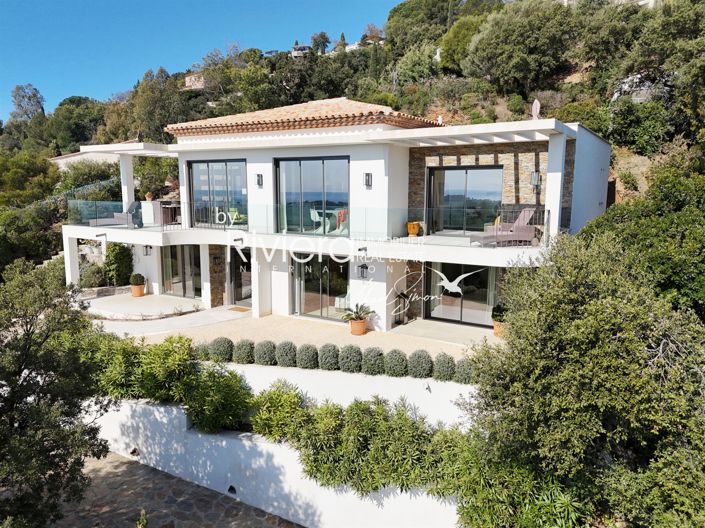 Image No.2-4 Bed House for sale