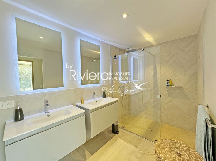 Image No.25-4 Bed House for sale