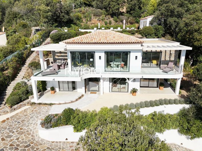 Image No.6-4 Bed House for sale