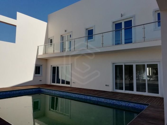 Image No.15-4 Bed House for sale