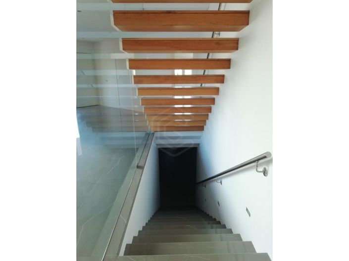 Image No.27-4 Bed House for sale