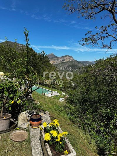 Image No.1-4 Bed House for sale