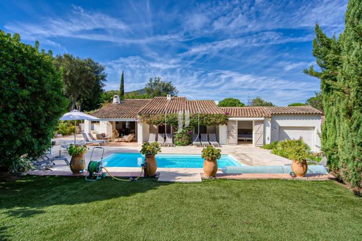 Image No.1-4 Bed House for sale