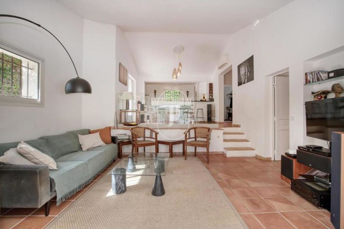 Image No.3-4 Bed House for sale