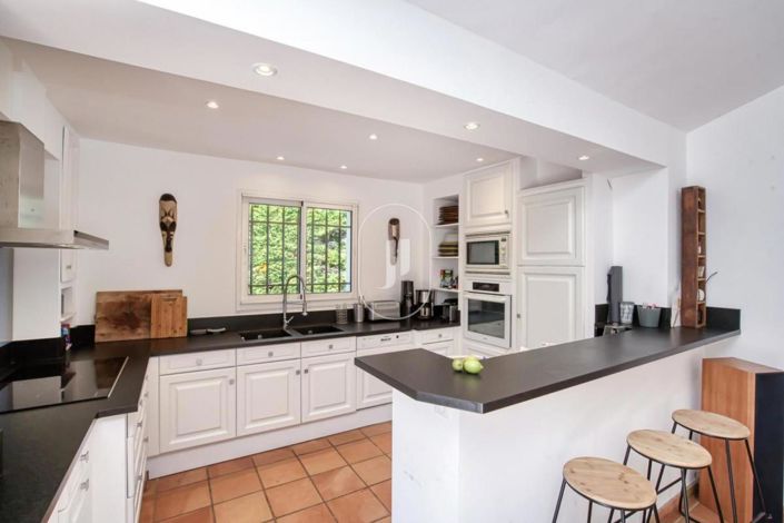 Image No.4-4 Bed House for sale