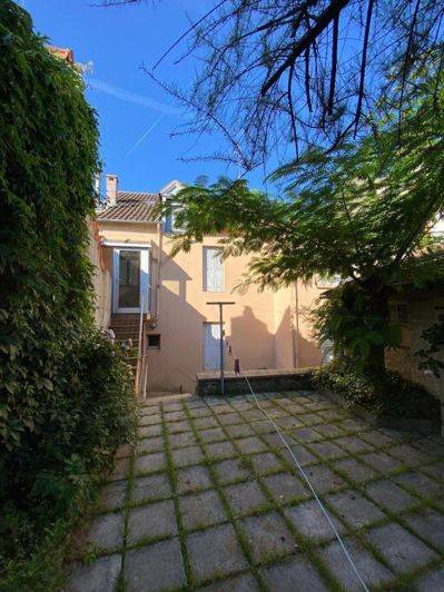 Image No.1-4 Bed House for sale