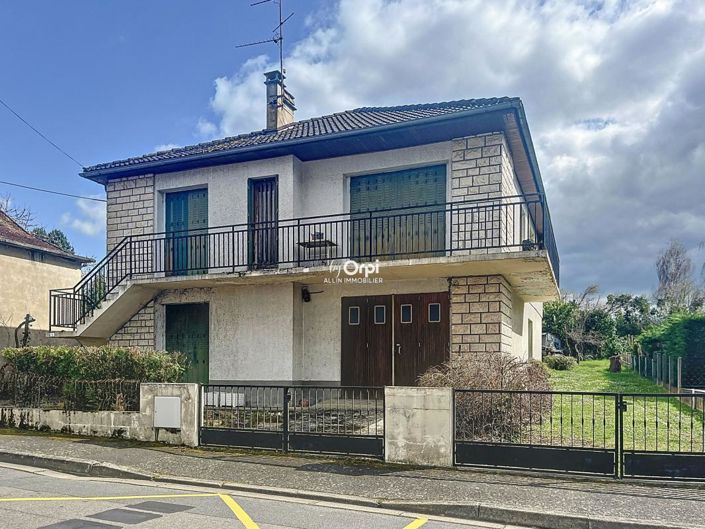 Image No.1-4 Bed House for sale