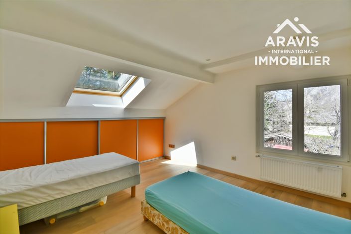 Image No.13-5 Bed House for sale