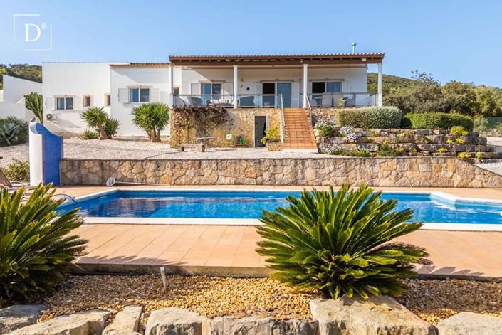 Image No.1-4 Bed House for sale