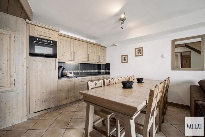 Image No.5-4 Bed Property for sale