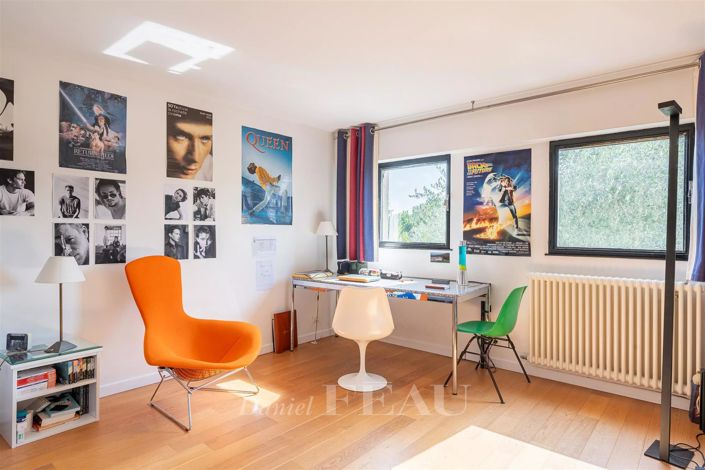 Image No.10-5 Bed House for sale