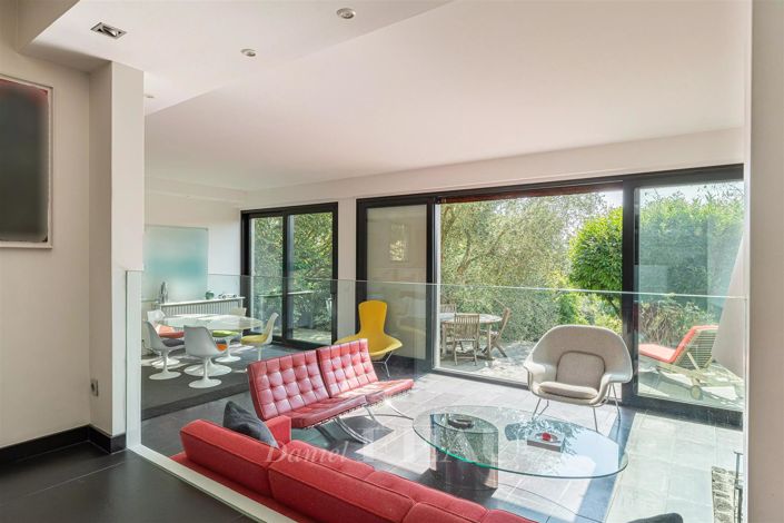 Image No.2-5 Bed House for sale