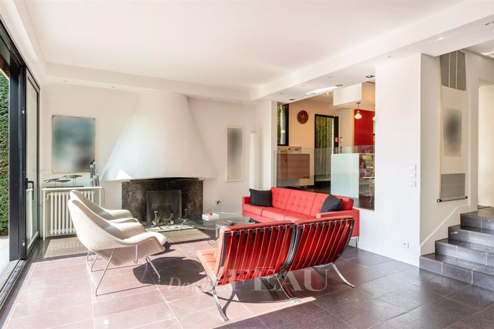 Image No.3-5 Bed House for sale