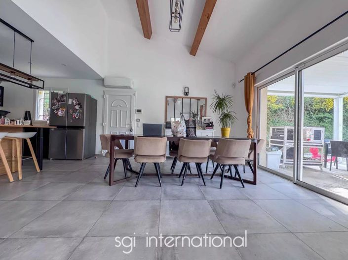 Image No.6-5 Bed House for sale