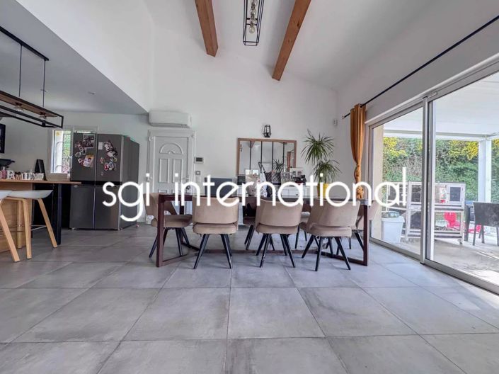 Image No.6-5 Bed House for sale