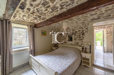 axoeca8hi27h3g9x10