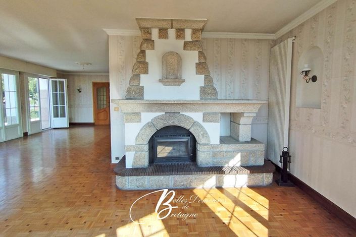 Image No.10-5 Bed House for sale