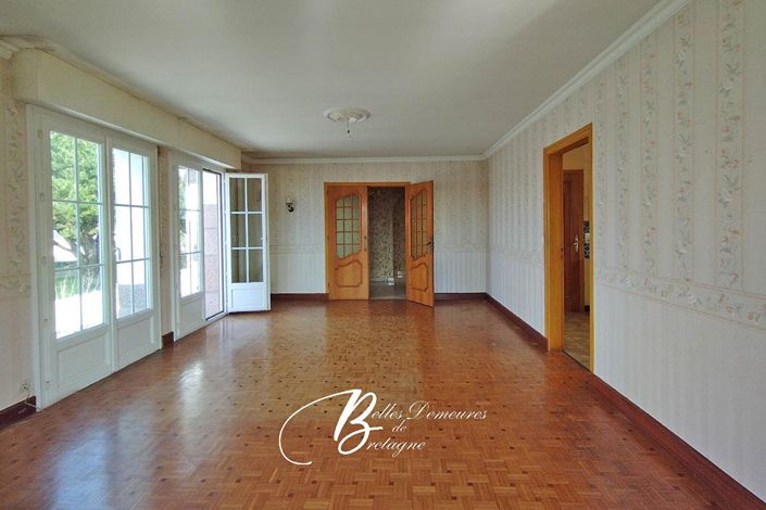 Image No.11-5 Bed House for sale