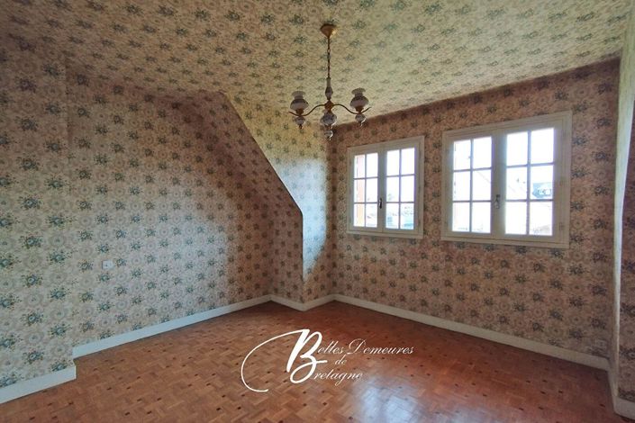 Image No.19-5 Bed House for sale