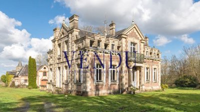 8 Bed Property for sale