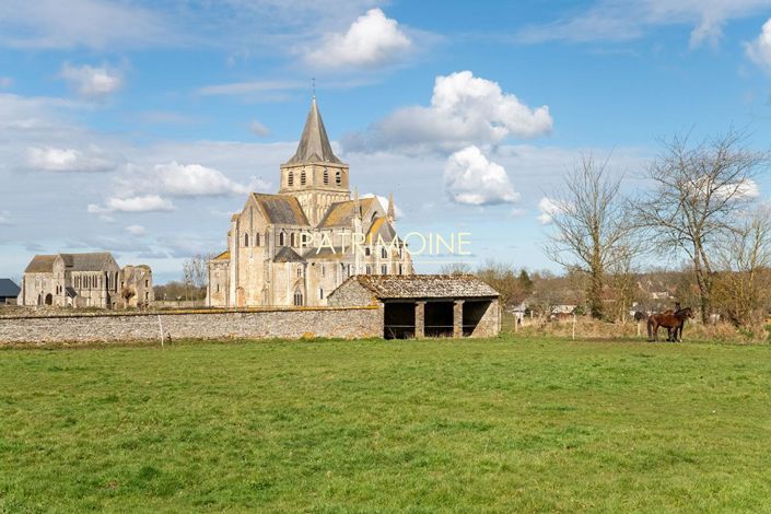 Image No.14-8 Bed Property for sale