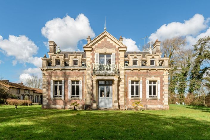 Image No.2-8 Bed Property for sale