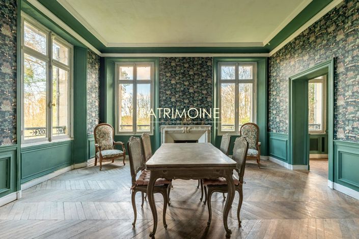 Image No.4-8 Bed Property for sale