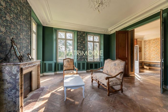 Image No.5-8 Bed Property for sale