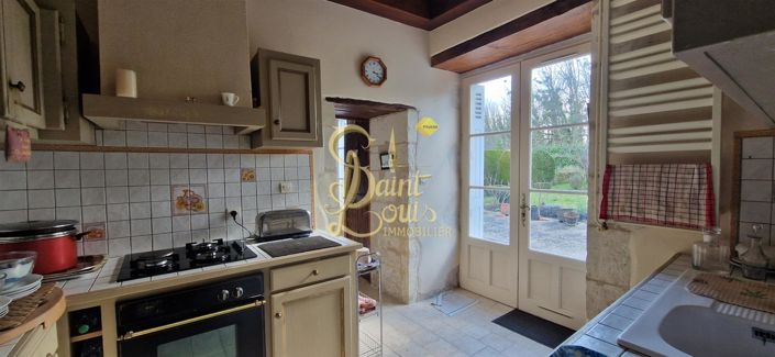 Image No.8-5 Bed House for sale