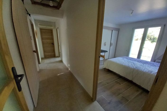 Image No.11-3 Bed House for sale