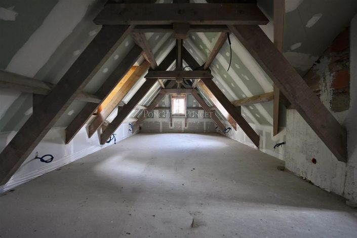 Image No.12-7 Bed House for sale