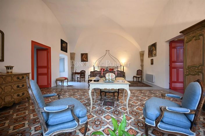 Image No.16-8 Bed House for sale