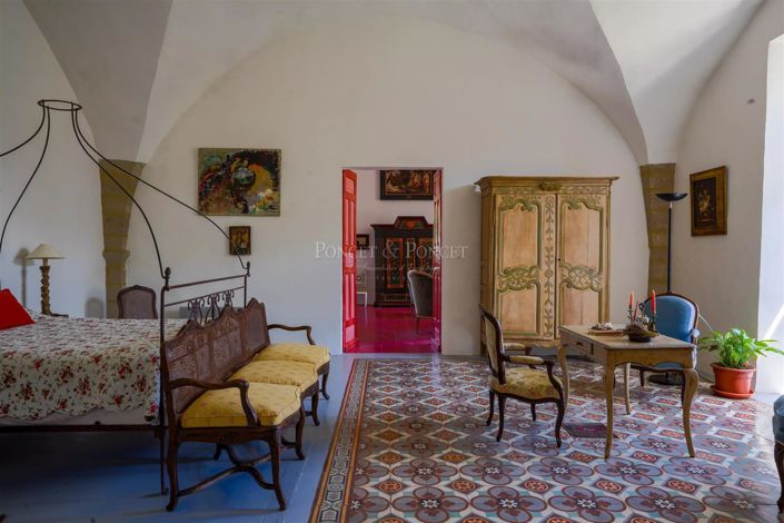 Image No.19-8 Bed House for sale