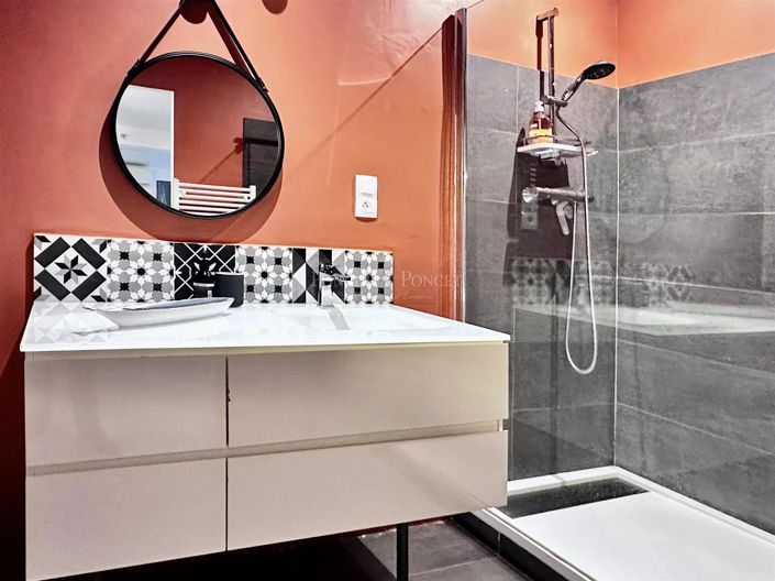 Image No.16-7 Bed House for sale