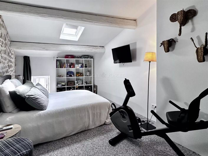 Image No.18-7 Bed House for sale