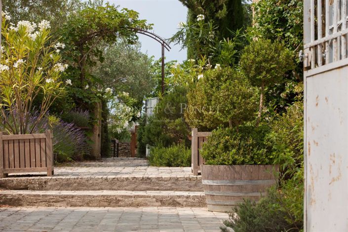 Image No.4-14 Bed House for sale