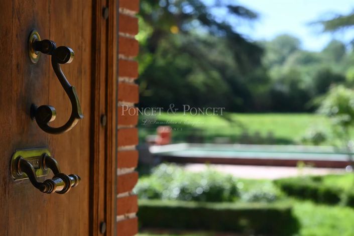 Image No.23-10 Bed House for sale